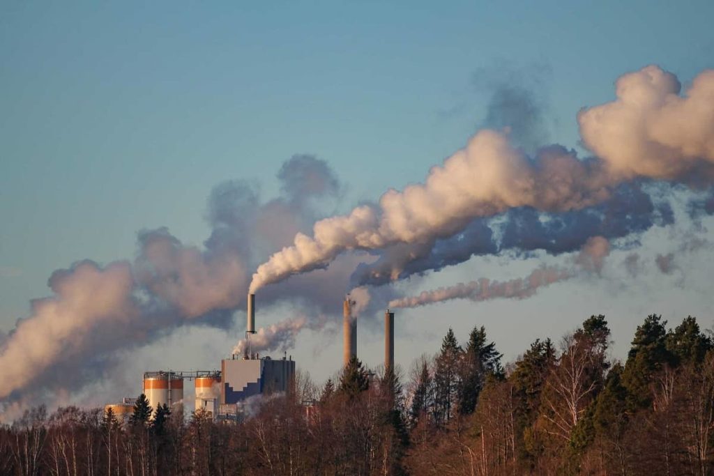 La fabrication des vêtements de randonnée utilisent des matières polluantes