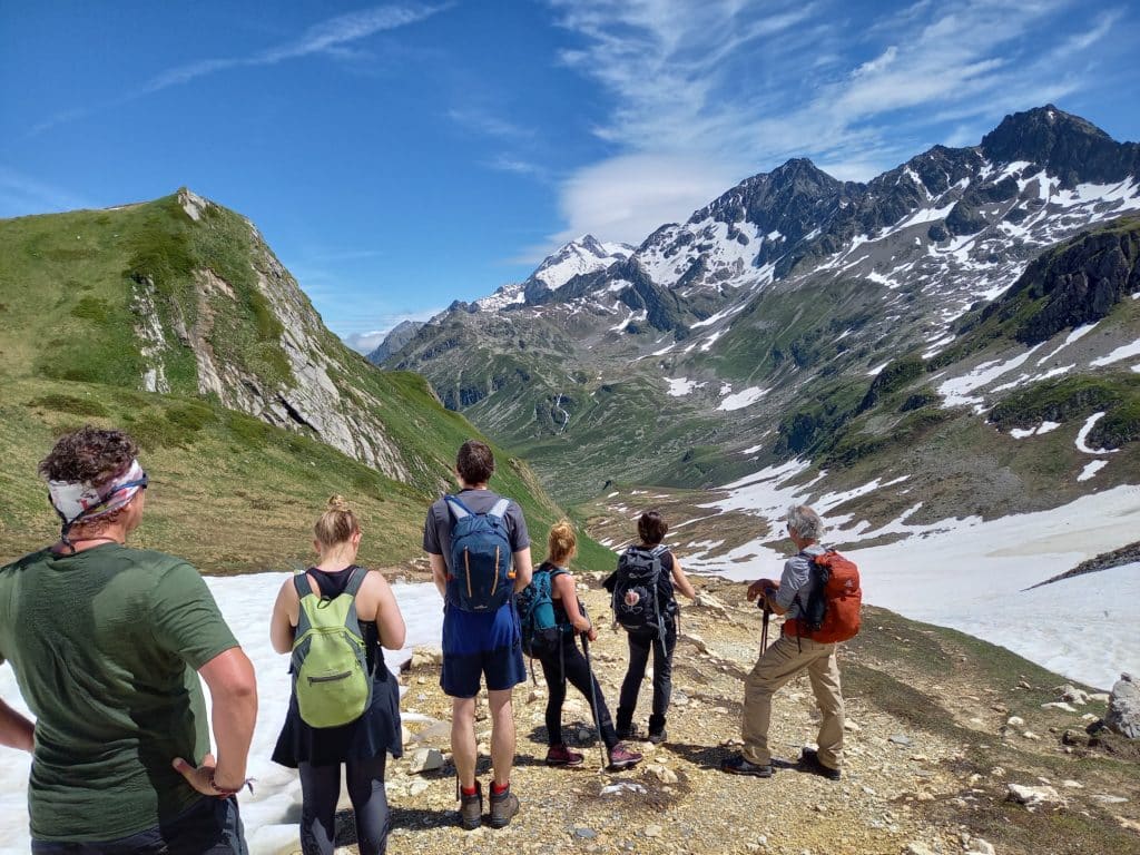 Groupe de marcheurs au col du bonhomme