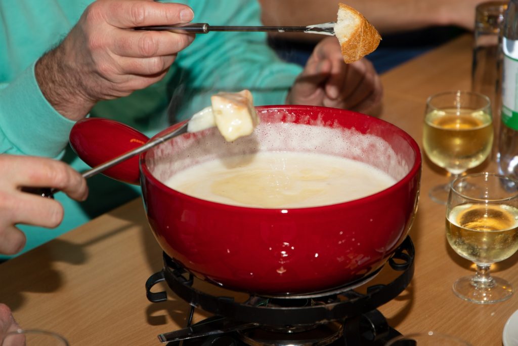 Caquelon de fondue au fromage