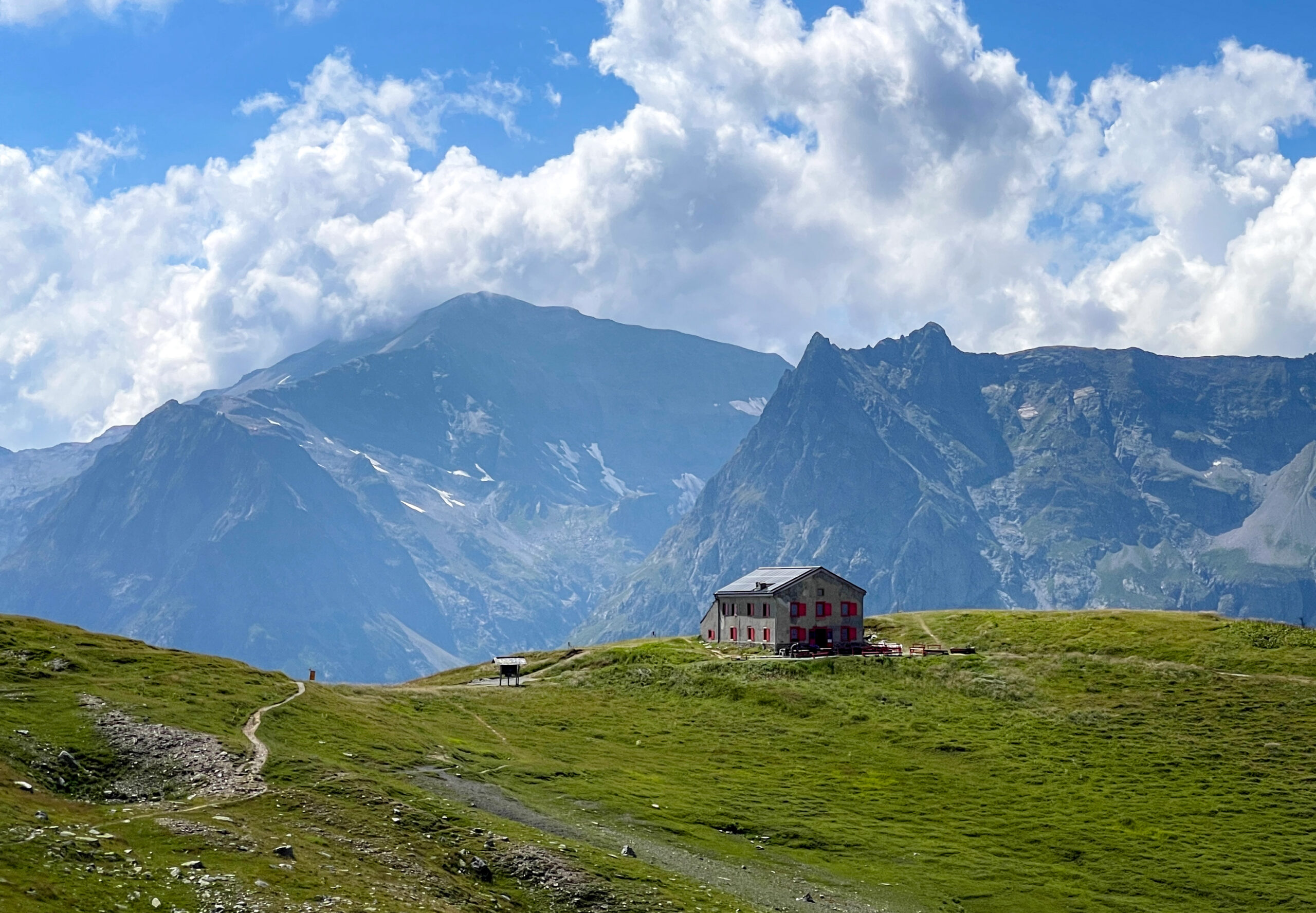 6401b7a5ab71b-1689842006 Tour du Mont Blanc in 7 days - D7