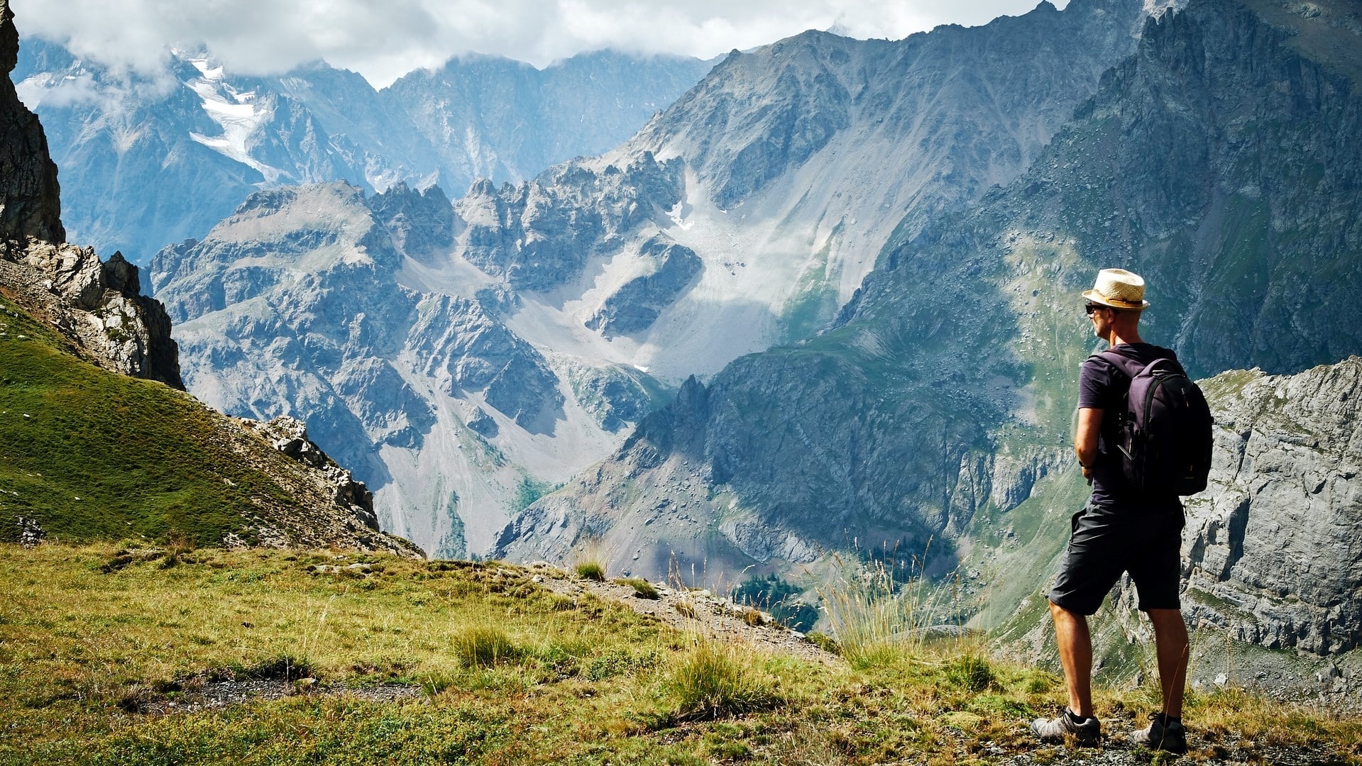 Quel Matériel Pour Une Randonnée En été Trekking Mont Blanc